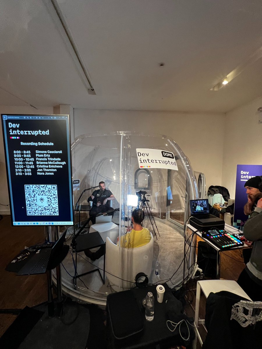 .<a href="/TheLeadDev/">LeadDev</a> NYC starts today + the dome is all set up. You can look forward to hearing from ⬇️🧵

🗣️<a href="/simonecasc/">Simone Casciaroli</a>, Head Of Eng. at <a href="/DriveOnto/">Onto</a>
🗣️<a href="/frankmt/">Francisco Trindade</a>, Eng. Dir. at <a href="/Braze/">Braze</a>
🗣️<a href="/plumertzi/">Plum Ertz</a>, Dir. of Eng at @Ro
🗣️<a href="/christinaent/">Christina Entcheva</a>, Dir. of Eng. at @GitHub

#LeadDevNYC