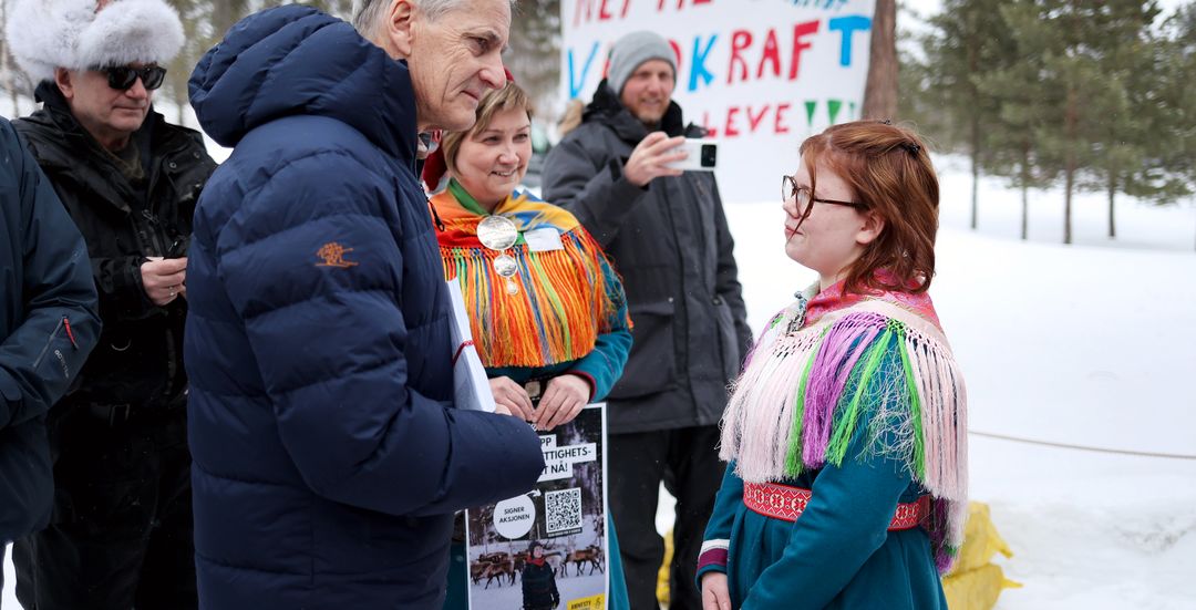Altaposten's tweet photo. Starten på slutten for Jonas og Ap? https://t.co/Q9tvDavokE https://t.co/V04GiM9119