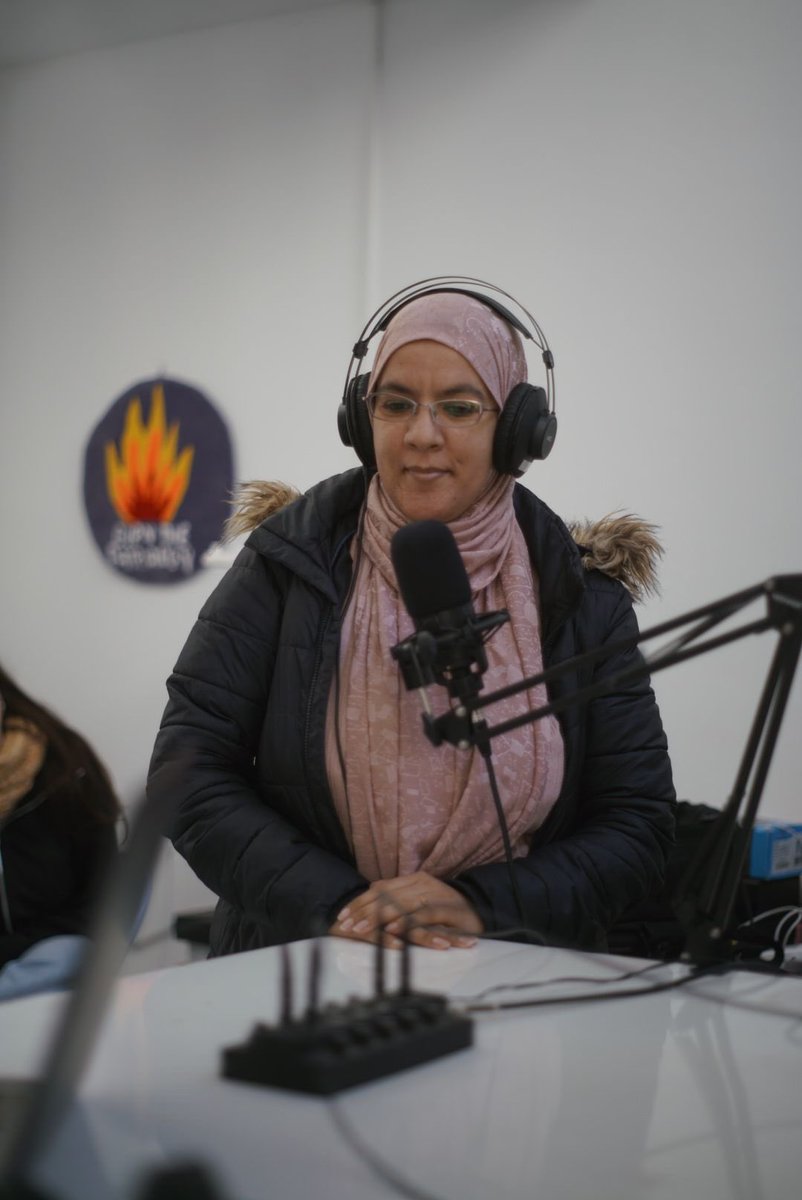 dublabes's tweet photo. Avui hem fet el primer taller de producció de podcasts de #SOMLAB amb participants de més de 7 nacionalitats diferents. Un projecte dissenyat per @babelpde i #dublabBCN i guanyador del #PremiFrancescCandel de @FundacioCarulla
#laculturatranstorma 🦋
✏️ Martina Manyà https://t.co/OG60gPL2sr