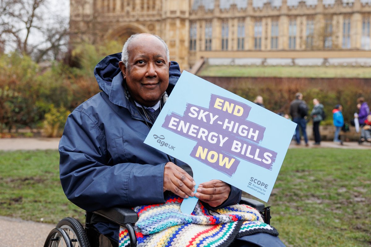 Our new research shows that about 800,000 older people had left their home to use public spaces like shopping centres or public transport to keep warm. 

People should be able to keep warm in their own home. A Government funded social tariff is essential

bit.ly/3Fkdp0o