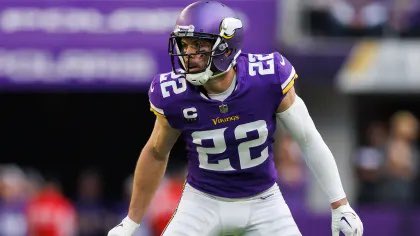 Vikings S Harrison Smith is close to an agreement on a restructure of his current contract to remain in Minnesota. 

Smith is expected to take a sizable pay cut but wants to stay in Minnesota.