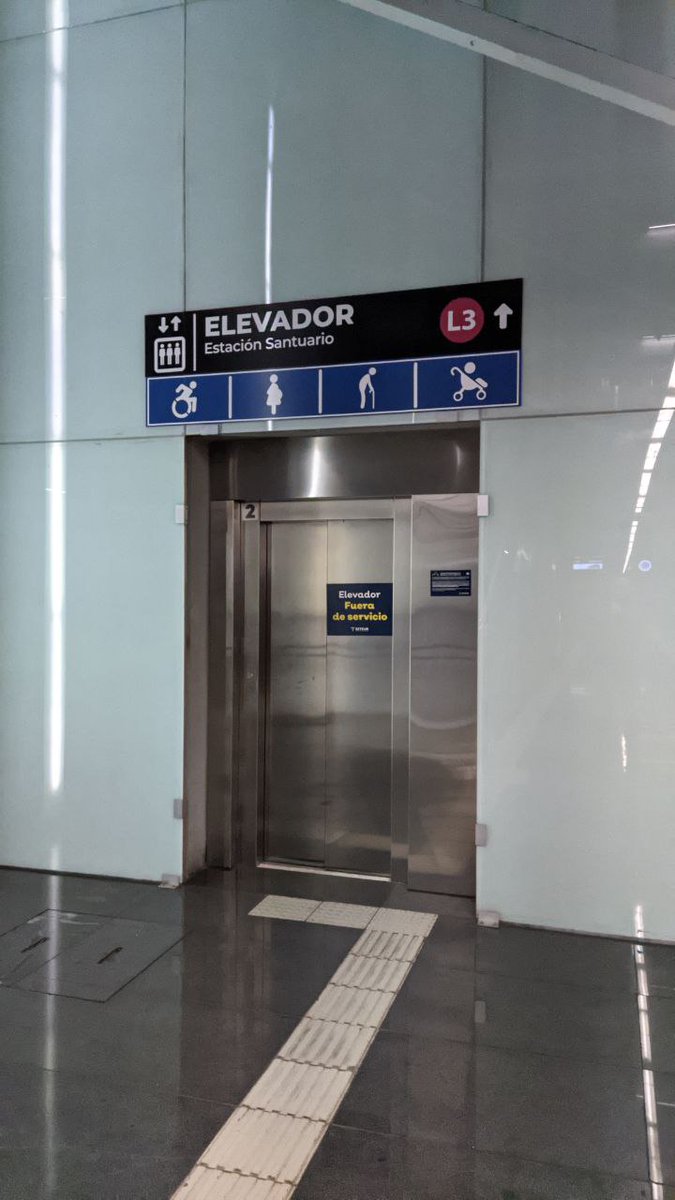 Juven1012's tweet photo. @SITEURJAL @TransporteJal @GobiernoJalisco ¡¡¡Se solicita de su especial atención!!!. Se encuentran descompuestas 3 escaleras electricas y 1 elevador en la Estacion Santuario de la L3. Muchas personas mayores bajan en dicha estacion y la ven muy complicada para subir. ¡Gracias! https://t.co/mK1x2aLBIA