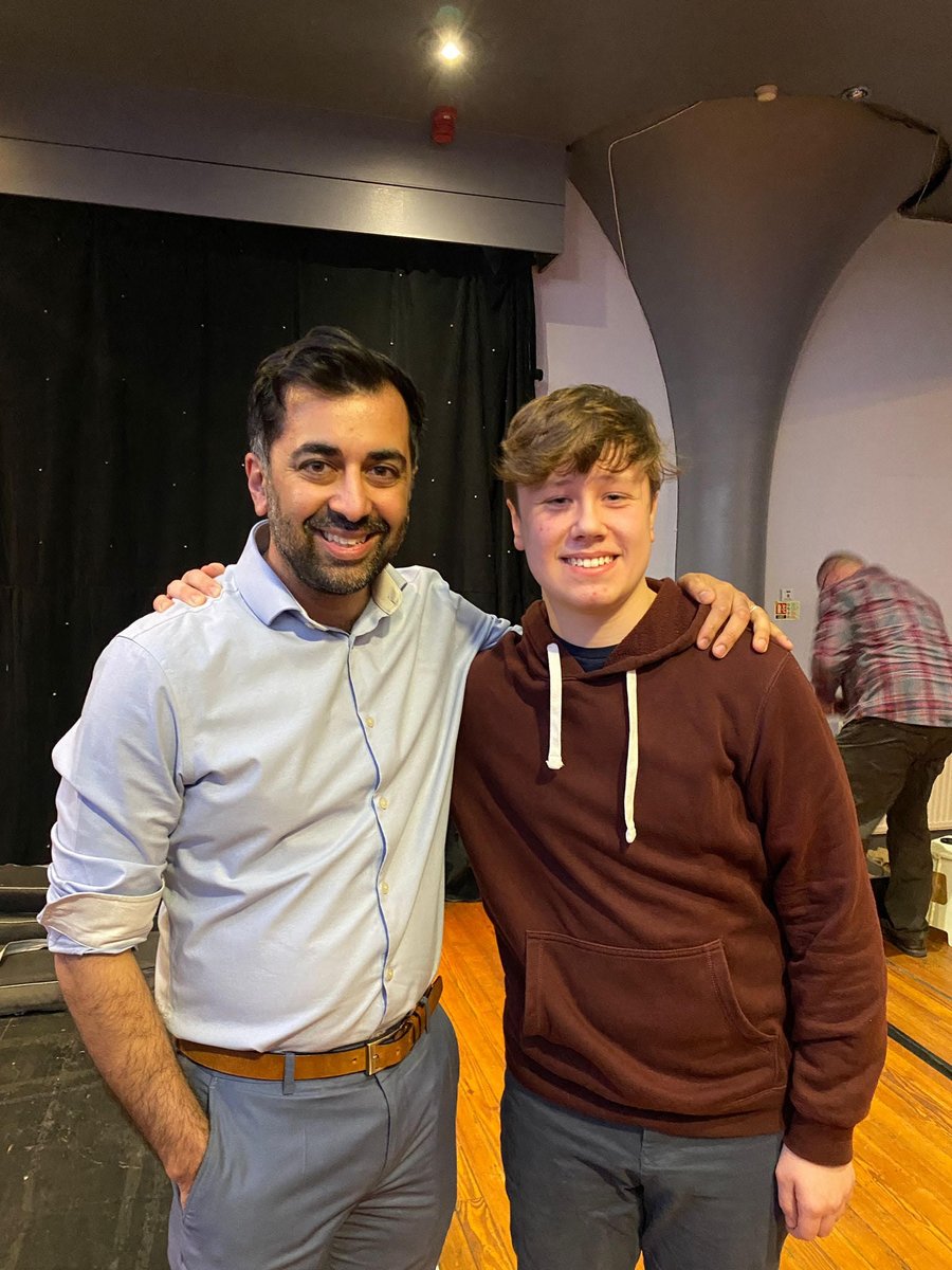 MsTeachTheWorld's tweet photo. Last Friday, our N5 #Modstar Cal attended the #SNP leadership election hustings, an event where only members of the SNP were invited. I am so proud of Cal who asked questions, met the candidates and even voted for @HumzaYousaf
#politicalliteracy #modernstudies #SNPHustings https://t.co/Da6suJyXNv