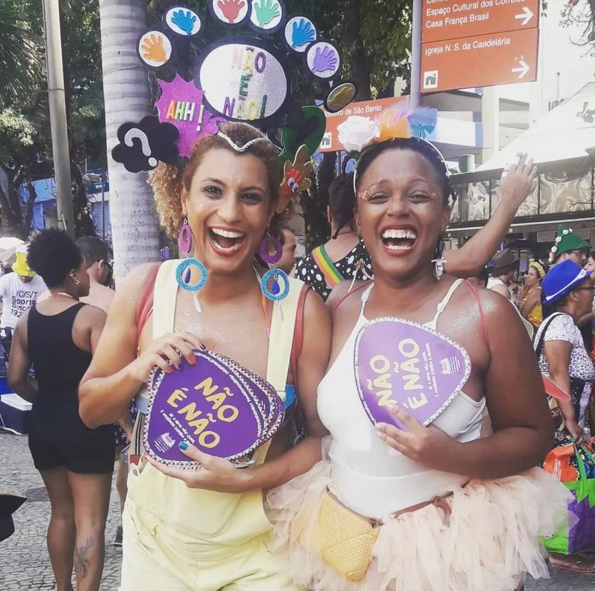 Já são #5AnosSemRespostas sobre quem mandou matar Marielle e por que. 5 anos sem justiça. 5 anos sem verdade. 5 anos de saudades. #JustiçaPorMarielleEAnderson