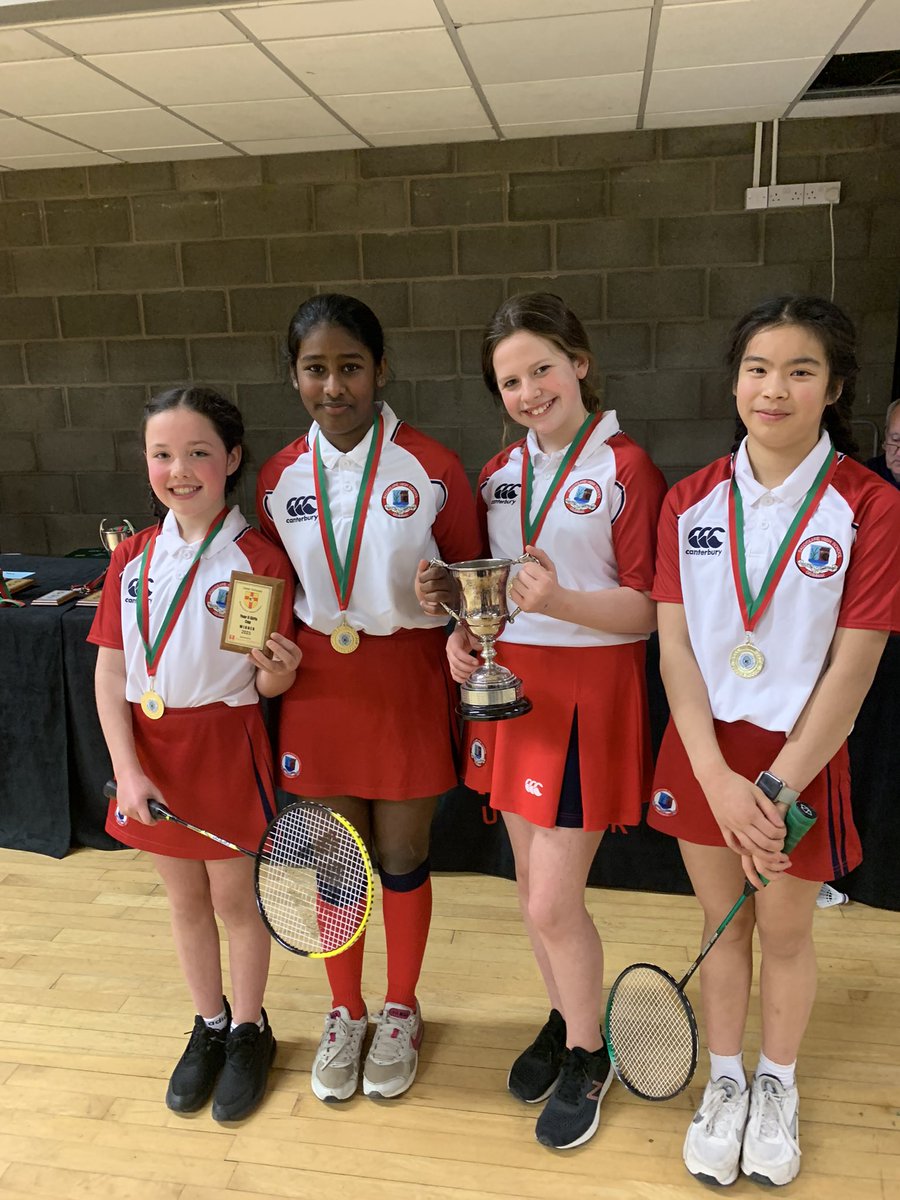 BHS_SPORT's tweet photo. 1st Year Girls Cup Champions!! 🏸🔴🔵🏸 https://t.co/jmQq4YCj43