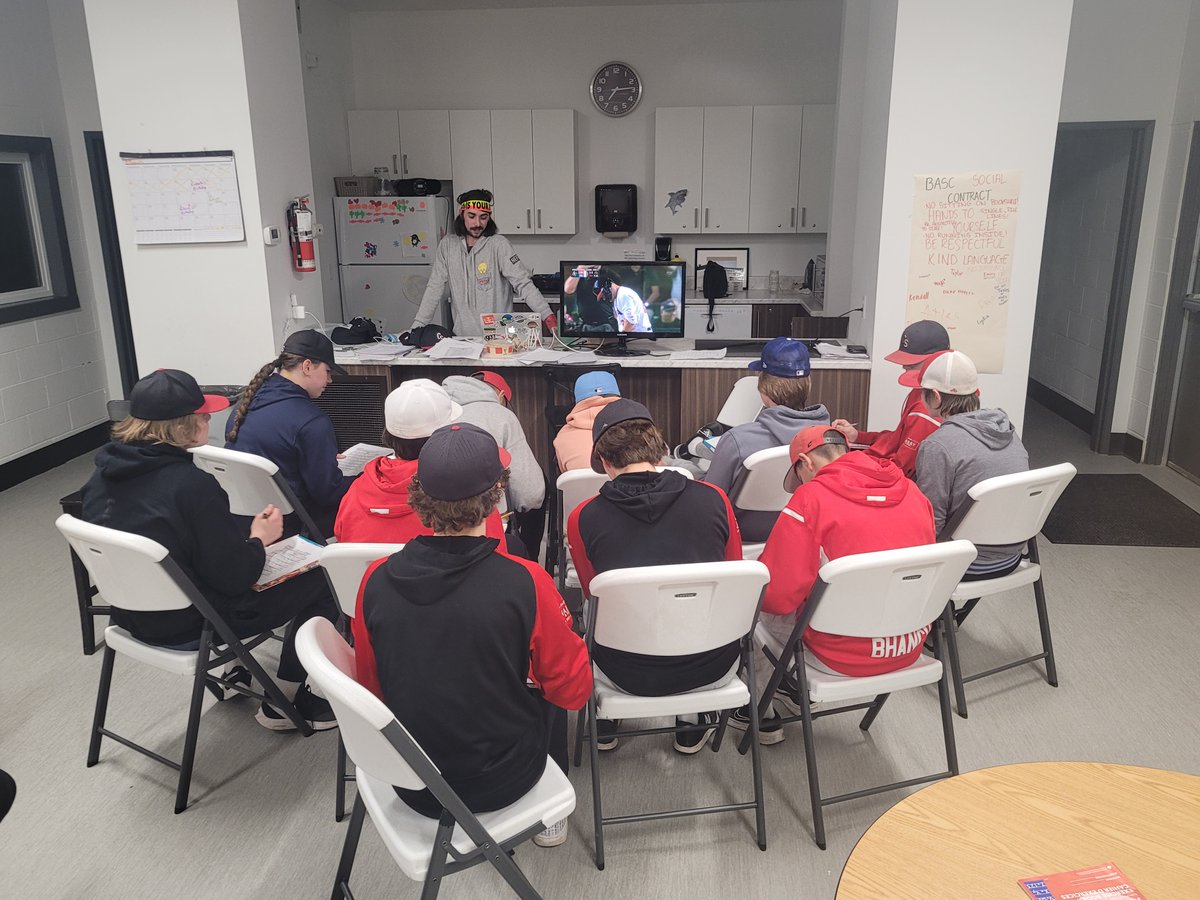 bucket_bc's tweet photo. @cloverdalerangers 15U AAA classroom session watching, learning, scoring & talking baseball @baseballcanada WBC game #sittingonabucket
1m https://t.co/zPaR3KDOcB