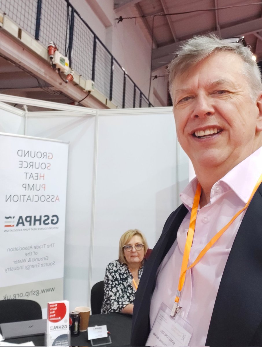 Padfootsguide's tweet photo. Great to catch up with the @GSHPAssociation at the #distributedenergyshow in Telford and see Bean Beanland from HPF @MCSCertified @CharitableMcs @energygovuk https://t.co/4HZXPFdNbL