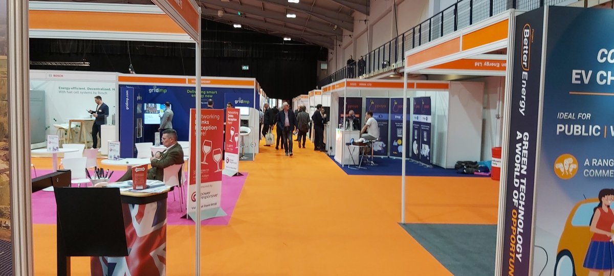 Padfootsguide's tweet photo. Great to catch up with the @GSHPAssociation at the #distributedenergyshow in Telford and see Bean Beanland from HPF @MCSCertified @CharitableMcs @energygovuk https://t.co/4HZXPFdNbL