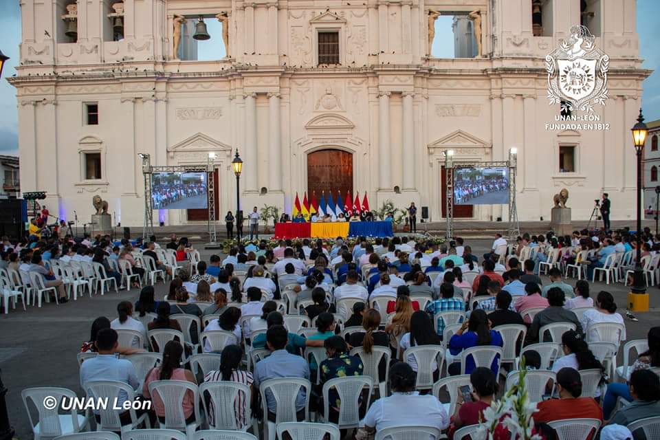 Bienvenida a los estudiantes de la Bicentenaria UNAN-Leon al curso lectivo 2023. En victorias educativas con calidez y calidad. 📖🖋️

#DerechoUNANLeon
#2023JuntosVamosAdelante
#LeonRevolucion