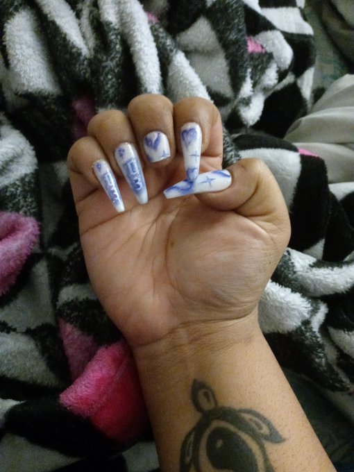 It's would be my luck right 😅😭 i just got these done a few days ago got one caught in the door and now<a href="/tag/newprofilepic"class="tags"><span>#newprofilepic</span></a>