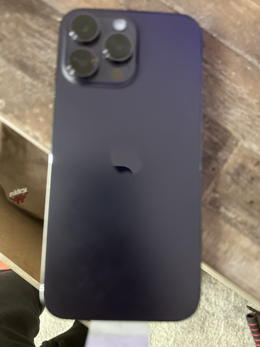 HUNNITT_BAG's tweet photo. iPhone 14 pro max for sale 900 https://t.co/8UpbuPPovx