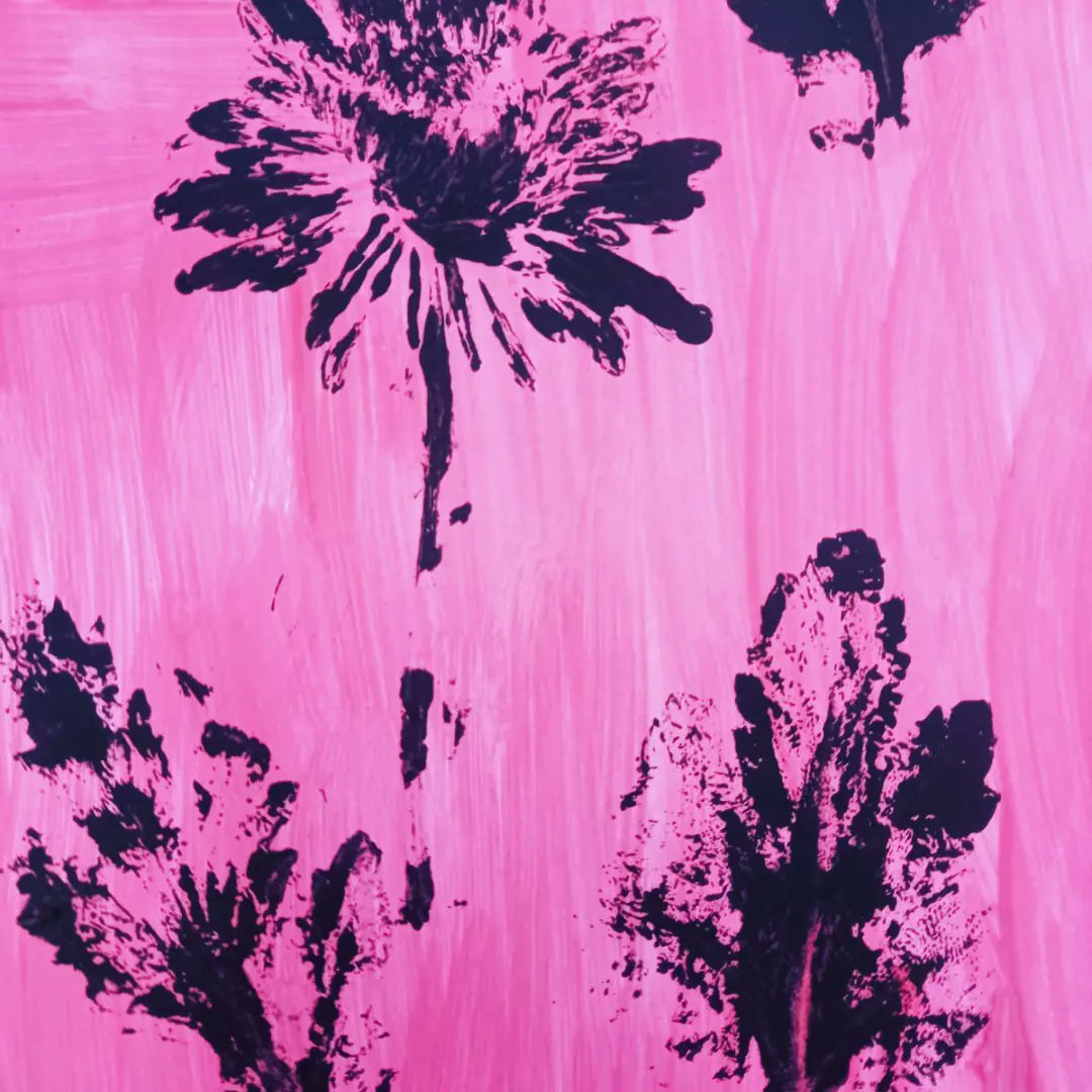 StandupsistersC's tweet photo. Painting and flower power print making today @GeorgesLtd thank you to a involved, it was very lovely working with you all. Thank you also to our funders @TNLComFund #awardsforall https://t.co/F1WSCHlWKq
