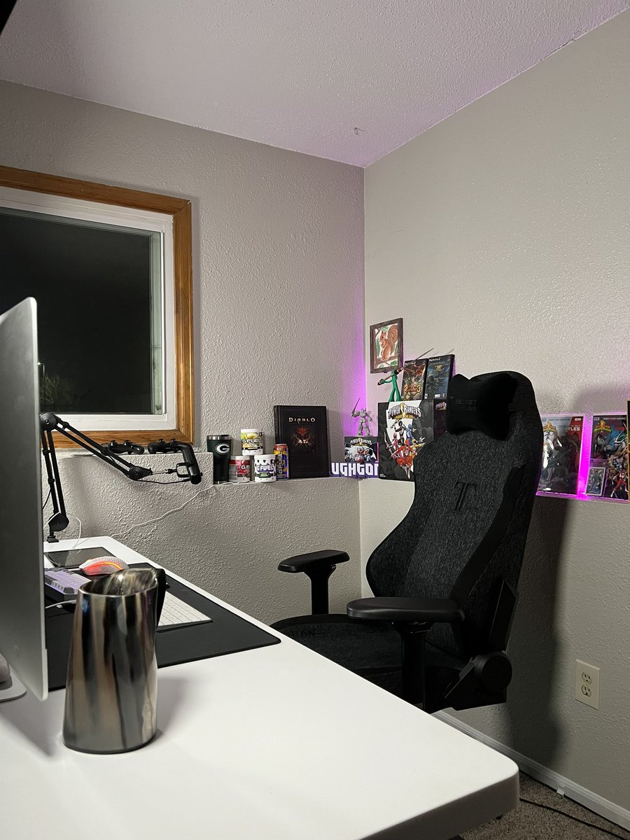 UghtonGaming's tweet image. Yoooo so #hyped for the new #customdesk #setup

And yes I do have a #gamingpc and a #streaming #imac

Any other #macstreamers out there?