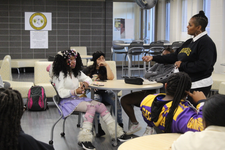 DouglassHSMedia's tweet image. @apsDouglassHigh @DrLisaHerring @forrest_taylor1 @apsupdate @APSMediaServ @CalhounLakesha   #AstroPride Astros share what’s on their minds. See tinyurl.com/cw2sz3e9 for more information.