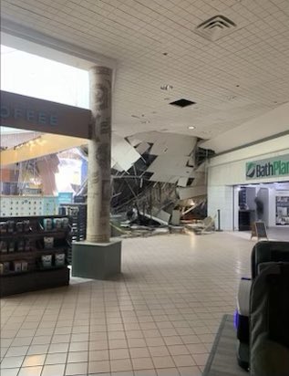 DanHanger's tweet photo. Duluth Fire Department on scene of roof collapse at Miller Hill Mall. At approximately 9:00 AM this morning, a roof collapse was reported on the site of the Applebees Restaurant. No injuries have initially been reported. https://t.co/bGrzkwVnVg