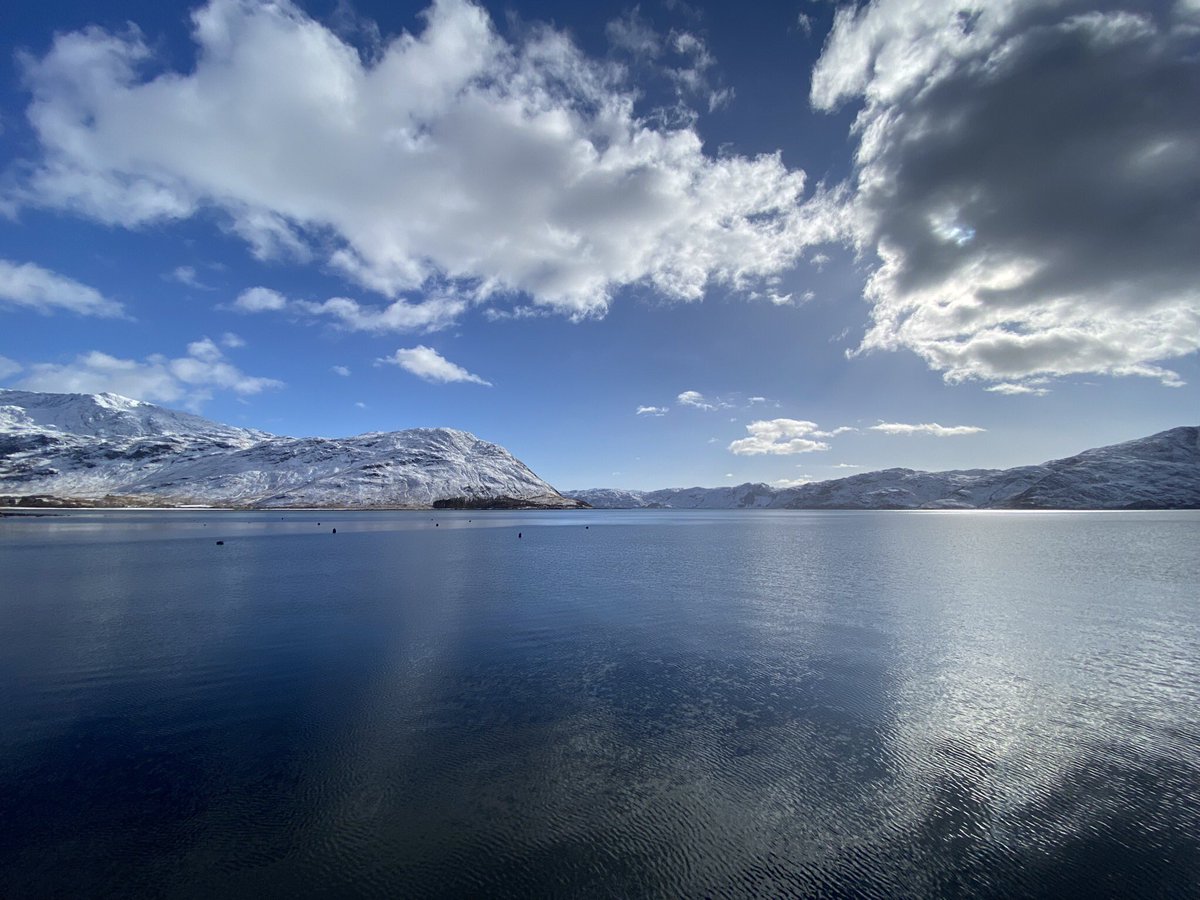 Stunning day here on Knoydart

#knoydart #knoydartrivercottage #cold #Views #TuesdayFeeling #tuesdayvibe #remoteuk #getoutside #happyday