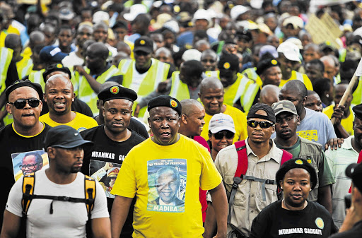mbuso_siera's tweet photo. In 2011 Julius Malema marched for jobs with an army of unemployed ANC youth with his elite friends and flew out to Mauritius two hours after, no jobs were created ,now he is doing the same through the EFF's #NationalShutdown,nothing will change either, just playing with the poor https://t.co/RpB3Kv857A