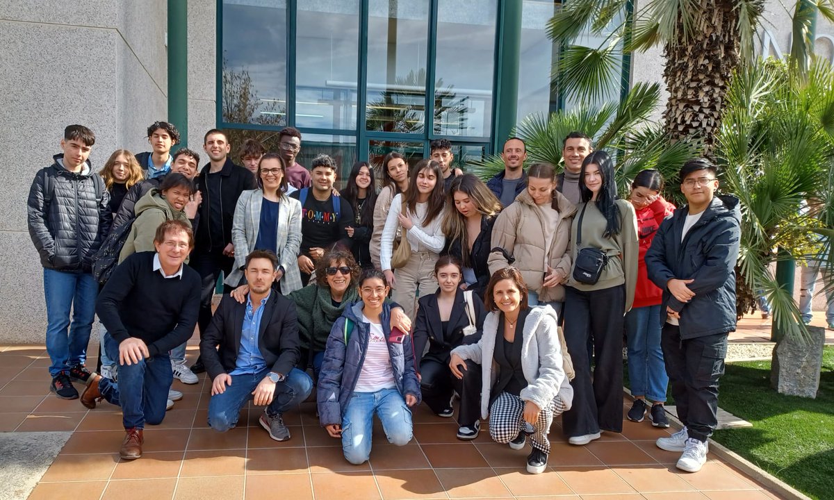 CafesNovell's tweet image. Seguim amb les visites d&apos;avui 📢 Molt contents de rebre a l&apos;alumnat de l&apos;escola d&apos;hoteleria i Turisme de BCN @ehtbarcelona  ¡Gràcies per visitar-nos! 
#ciclesformatius #cafesnovell  @ElCoffeeMan