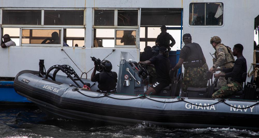 korpsmariniers's tweet photo. Operators van #NLMARSOF namen deel aan de Amerikaanse oefening 'Flintlock'. Special forces uit 28 verschillende landen kregen en gaven elkaar training. Lees meer: https://t.co/tMYKultKTG https://t.co/u7qOzOkABp