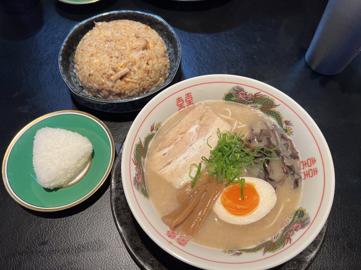 7_Naaaaaaami's tweet photo. 秩父の小鹿神社と羊山公園🐑
お昼は鹿粋軒🍜
最後は地元の土手で📸

綺麗な景色とかおすすめあったら教えてほしいな〜

#バイク
#Z400 https://t.co/0MzgrS3Pfd