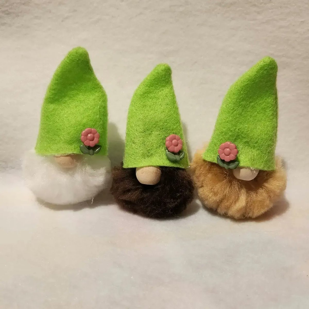 DanielleRoeder3's tweet image. Welcome spring with these cute Gnome Pins from Holiday Creations by Dee.
Shop now at the link in bio! 🛒 
 #gnomepins #springpins #shopsmall #handmadequality #springgnomepins #springtimepinning #gnomepinspiration #pinningforSpring #springpinparty #springgomefever