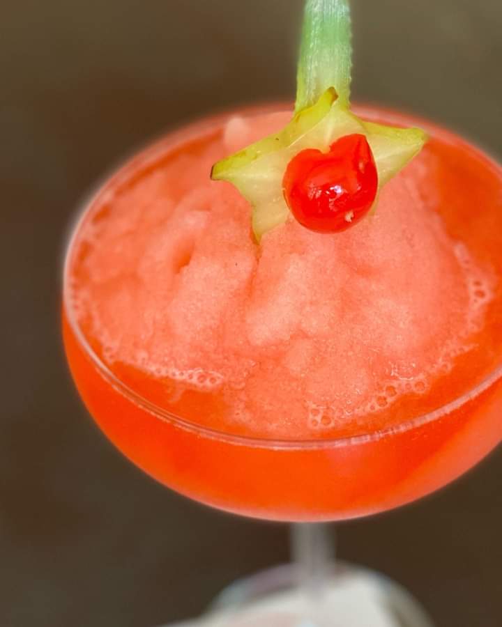hotelevelasco's tweet photo. #Daiquiri de Fresa 🍸🍸 refrescante hasta el último sorbo!!!
Visite el Lobby Bar Danzonete en @hotelevelasco
#cocteleria
#visitenos
@CubanacanHotel
#hotelesconencanto
#MatancerosEnVictoria https://t.co/3qM3bFVbTD