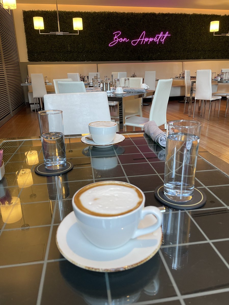 nivedita_bhasin's tweet photo. A hearty breakfast to slay the cold. 
Good morning from #ChillyChicago 🥶🥶🥶 https://t.co/ZOdIEN39Pp