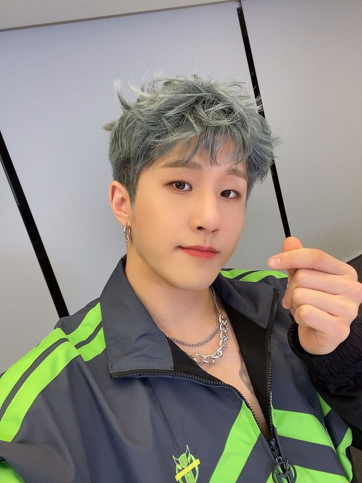 jjdayana29's tweet photo. @offclASTRO Feliz cumpleaños Jinwoo 🥳💜
Te amo mucho 💟💟
#뽀뽀귀신_진우_생일축하해_쪽쪽 #JINJIN #HBD_To_Our_Boss_Jinjin https://t.co/uLIhG5dqIq