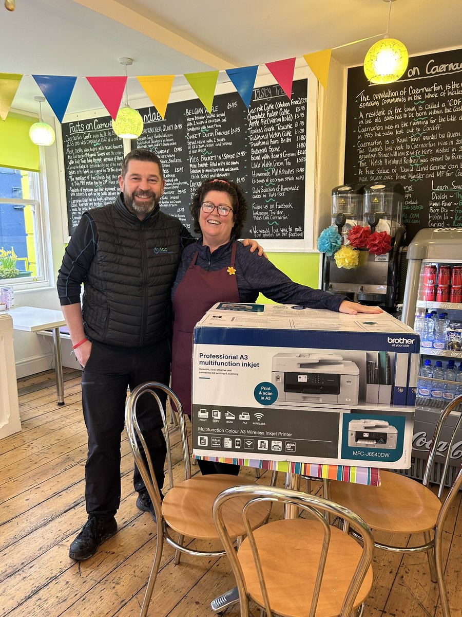 argraffcym's tweet photo. Llongyfarchiadau mawr i Enid ar guro ein argraffwr amlbwrpas A3 @uk.brother
Congratulations to Enid on winning our Brother multifunctional A3 printer. @harlechfoods @agcsupplies @argraffcymru Palacecafe #cadwpethenlleol #keepingthingslocal https://t.co/t8YT1FITNr