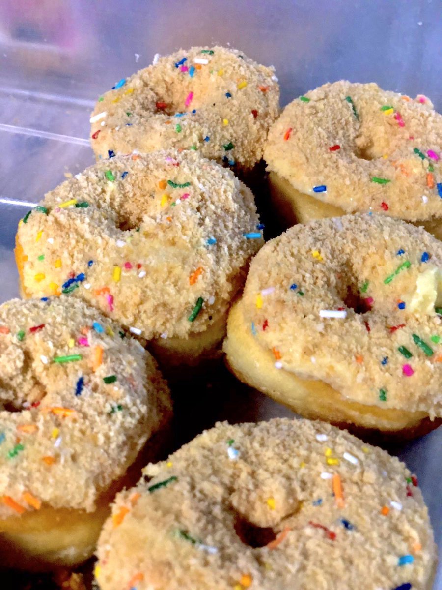 CdoLifestyle's tweet photo. Galinyahan pud ni sila sa Cogon guys ๐๐ฉ
Lezgooo๐ฅ Try pud ninyo ni super affordable donuts from Armunds DONUT!
๐คคLamian ug worthy ang price!๐
๐
๐ต Food Panda and Grab Food
๐ฒ09664139408
#ArmundsDonut #CDOfood #SupportLocal #CDO #CDOLifestyle https://t.co/tr3Bti83Oq