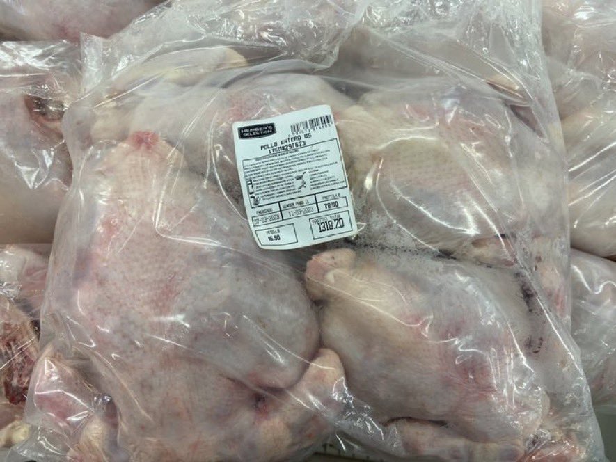 DeyaniraGomezH's tweet photo. .@EddyDeGracia, ¿a cómo sale la libra del #PolloIndex de #Abinader, congelado, lleno de hielo y viejo en el freezer? Calculadora en mano. ✍🏻 https://t.co/tlHGKeJ2uo