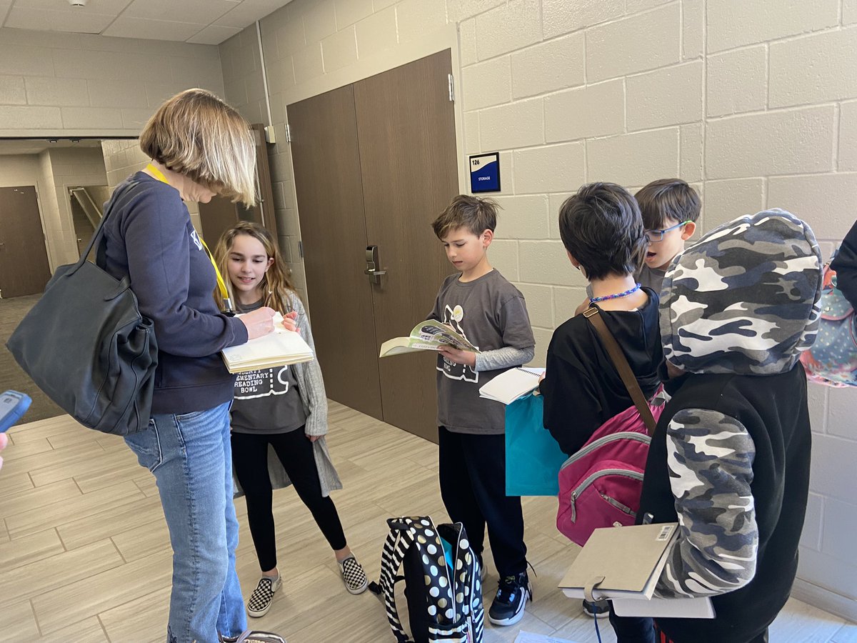 Liberty Elementary School Media Center tweet media