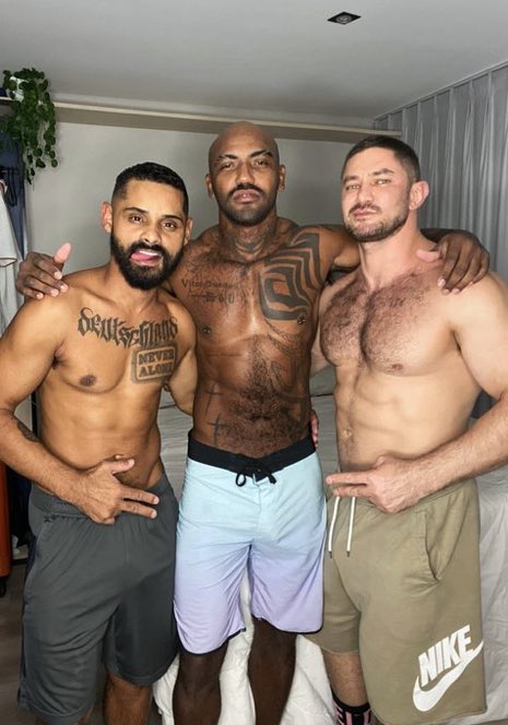 Só hot ? 1,2,3 https://t.co/UD2xo6Az1d