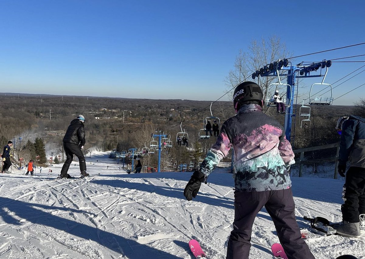 It’s going to be a beautiful day at Mt Holly. Join us - you’ll be so glad you did! 
The resort opens at 2:00 PM today. 

🌟Lessons are available today on a walk-up basis.
🌟 mthollyskischool.com

#SkiMtHolly #Skiing #Snowboarding #SkiLessons #LearnToSki #SkiMichigan #HollyMI