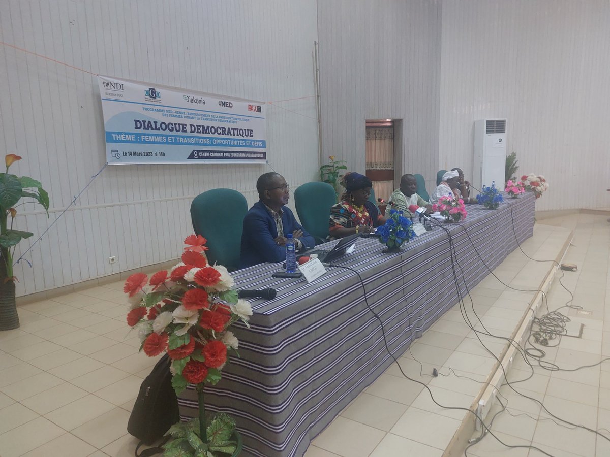 Des dizaines d'acteurs sociaux sont au Dialogue démocratique pour discuter sur les femmes et transitions opportunités et défis organisé par le consortium #NDI #Diakonia #Pax #CGD <a href="/NEDemocracy/">NEDemocracy</a>  #BurkinaFaso #Burkina #lwili