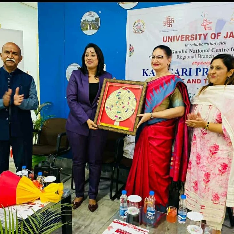 SonikaParihar1's tweet image. Here one can see the glimpses of ways of preserving crafts
#bevocalforlocal