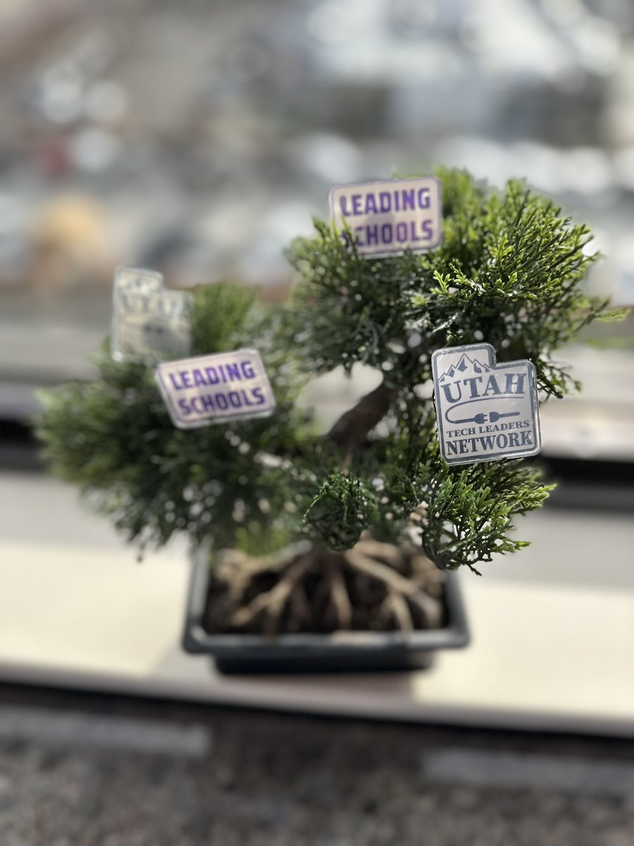 Excited to see my #leadingschools #uttln peeps at #UCET23 Come find <a href="/nmangum/">Nancy Mangum</a> @TheresaGibson19 or I to get some badge flare.