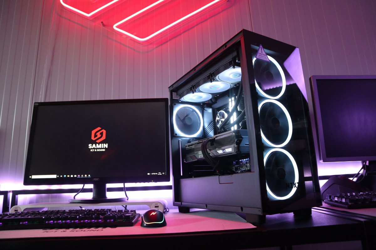 SaminICTSound's tweet photo. De i9-13900K + RTX 4090 POMPER creatie van vandaag. #POMPIT #pompen #dikkepomper #rtx4090 https://t.co/6x2rG0P7u8