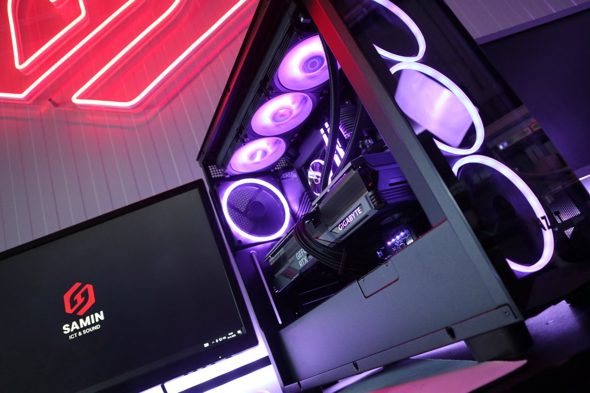 SaminICTSound's tweet photo. De i9-13900K + RTX 4090 POMPER creatie van vandaag. #POMPIT #pompen #dikkepomper #rtx4090 https://t.co/6x2rG0P7u8