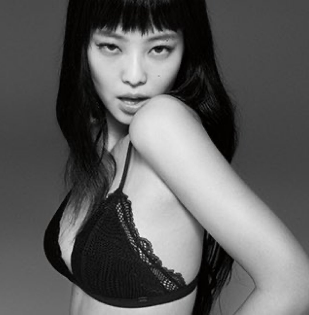 jennie pics on Twitter