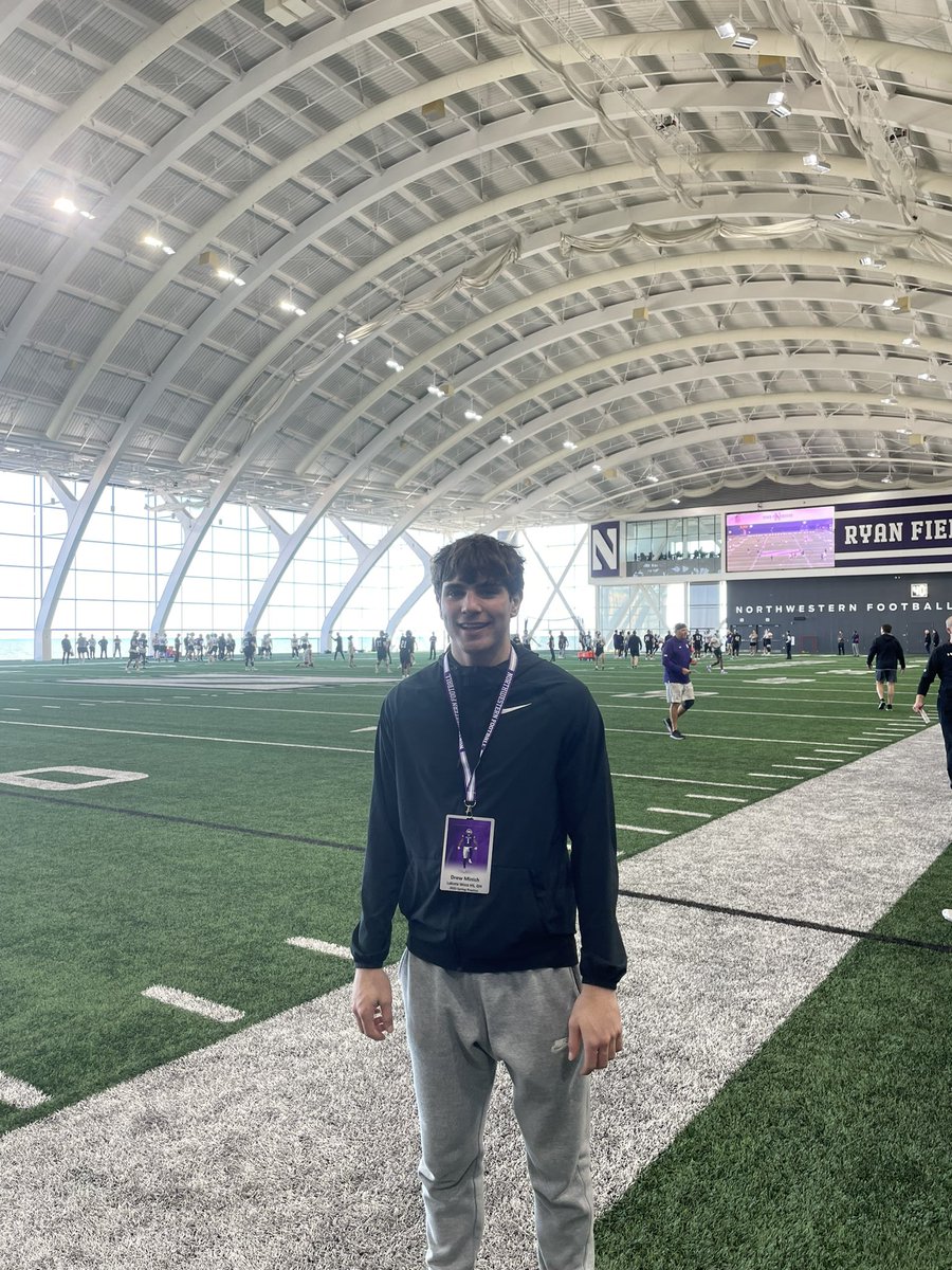 drewminich1's tweet photo. Had a great visit up at Northwestern! Can’t wait to get back up there! Thank you @NU_CoachMac @PatFitzgerald23 https://t.co/CD9At7YlEJ