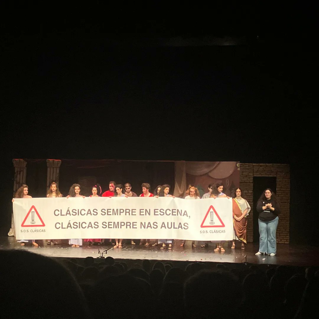 EllacuriaB's tweet photo. Aurreko astean #DBH4, #Batx1 eta #Batx2 ko #latin ikasleak @teatrocampos era joan ziren, "Miles Gloriosus" antzezlana ikustera. 🎭🎭🎭 #ellacuriazurbaran #gogoakutsatubihotzakhezi https://t.co/SEqJtbMu2Y