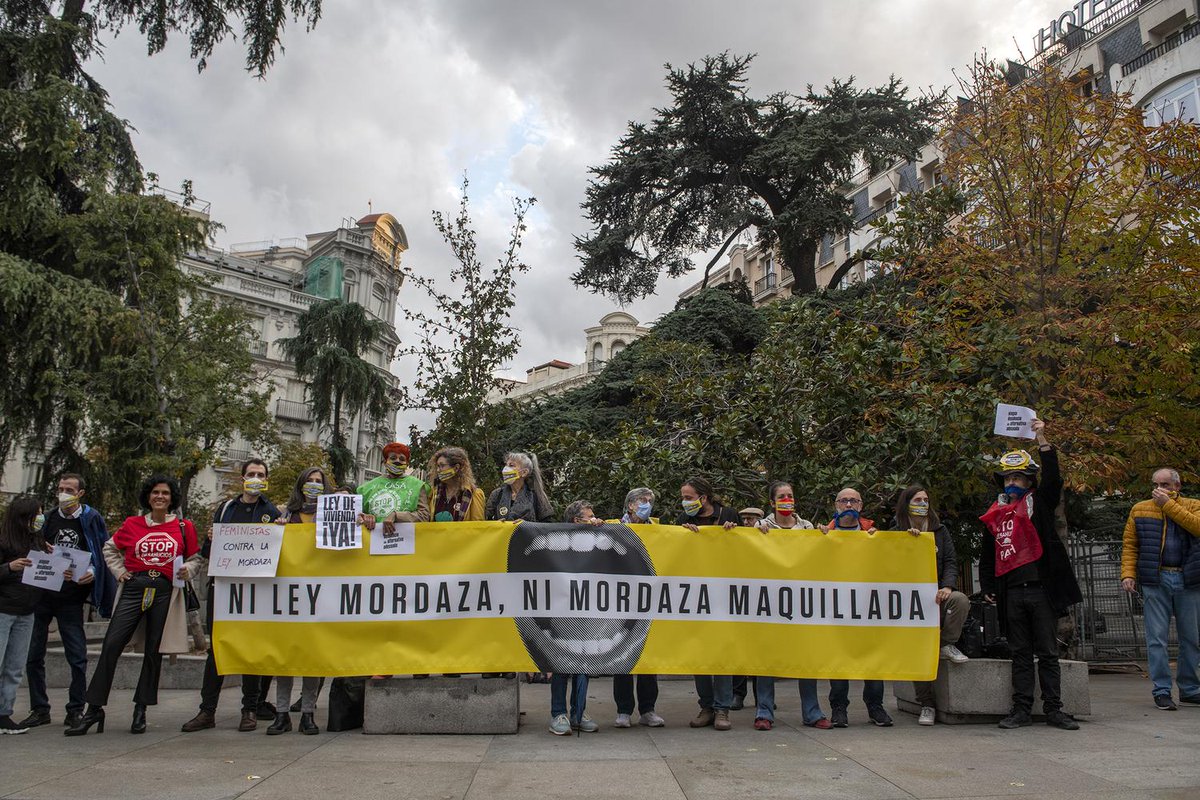 DesarmaMadrid's tweet photo. Nos unimos al comunicado de varias organizaciones de NO seguir adelante con la reforma de la #LeyMordaza 

¡¡¡Es muy grave que se siga manteniendo una norma que NO garantiza los derechos fundamentales.!!!
https://t.co/RNWWtSHjXL https://t.co/Y1vHrO9sYv