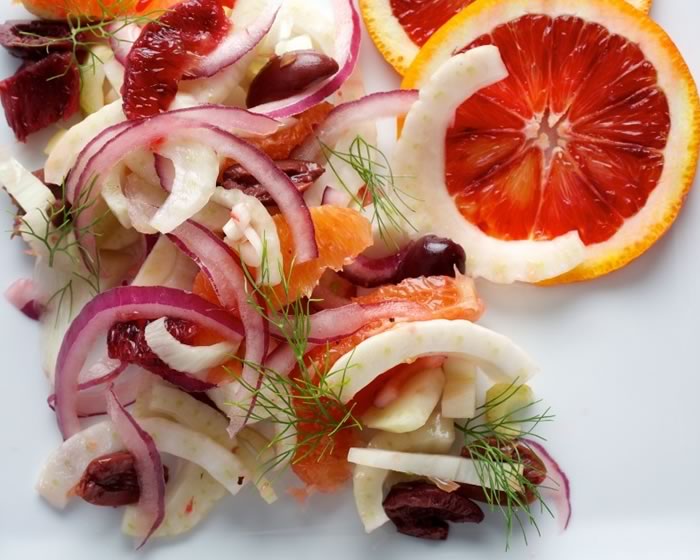 Ellie_Krieger's tweet photo. This Fennel Salad with Oranges and Olives is crisp, bright, refreshing and juicy ---perfect to complement Mediterranean style roasts, stews and soups as a side or starter. https://t.co/TsAKEOqkrI #salad #springsalads #fennel #citrus #caracara https://t.co/uxEcQhzKo0