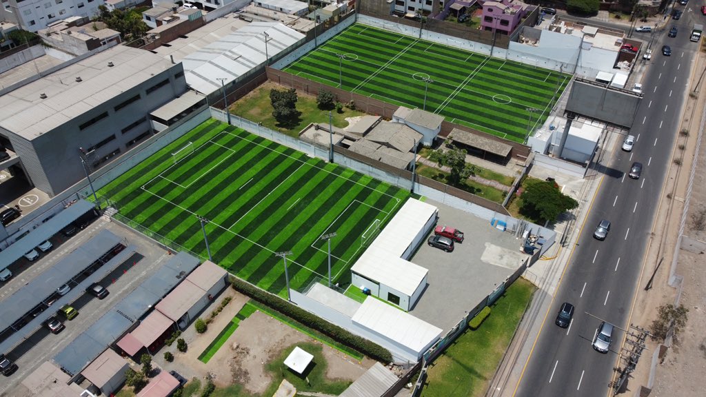 salvarezg10's tweet photo. SportPoint | 🏟⚽️

Nuevo complejo deportivo en Av. El Polo 925, Surco. 

¡Les dejo la página de IG!

https://t.co/VpbhG5r0Pr https://t.co/anNOglneCQ