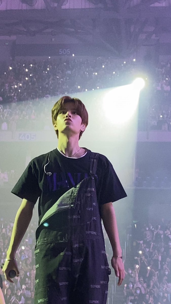 hynminsung's tweet photo. Napaka pogi ni seungmin!!!

Lee know biglang sumusulpot na naman sa frame. Pinapaalala na naman sakin na siya bias ko HAHAHAHAHA https://t.co/HtzwoVKMHQ