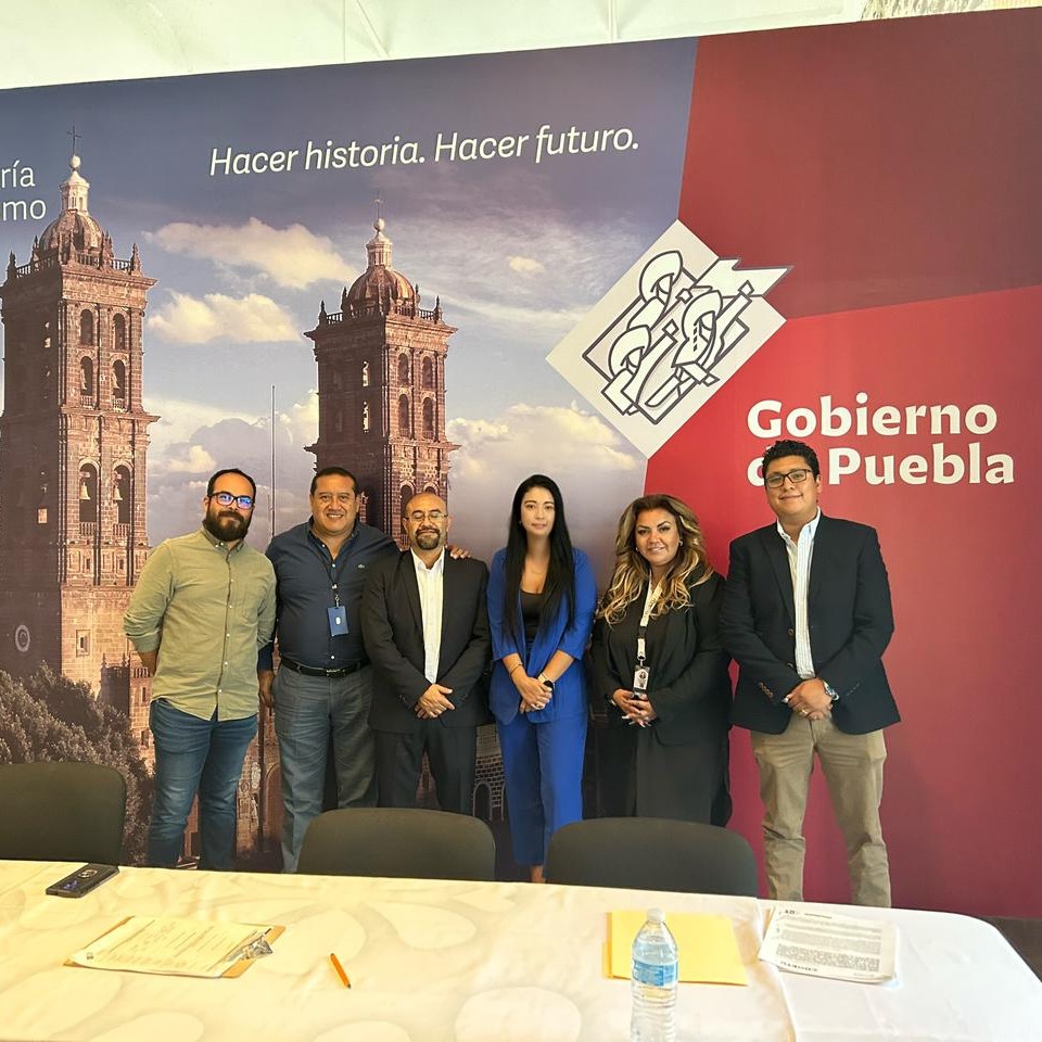 COMETUD's tweet photo. Arrancamos en #Puebla
Firma de convenio de colaboración entre @VisitaPuebla y #COMETUD para impulsar el #TurismoDeportivo dentro de la entidad donde buscaremos generar eventos de alto impacto para el sector.
#SomosCometud
@PEPE_SOSA_LIMON https://t.co/VqV2aXT53h