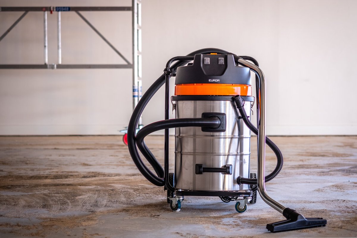 De term alleszuiger is wat algemeen, dus we snappen dat je niet meteen weet wat dit product is. Daarom leggen we je het graag uit op onze website! ow.ly/5GiW50NhM4I #alleszuiger #natdroogzuiger #schoonmaken