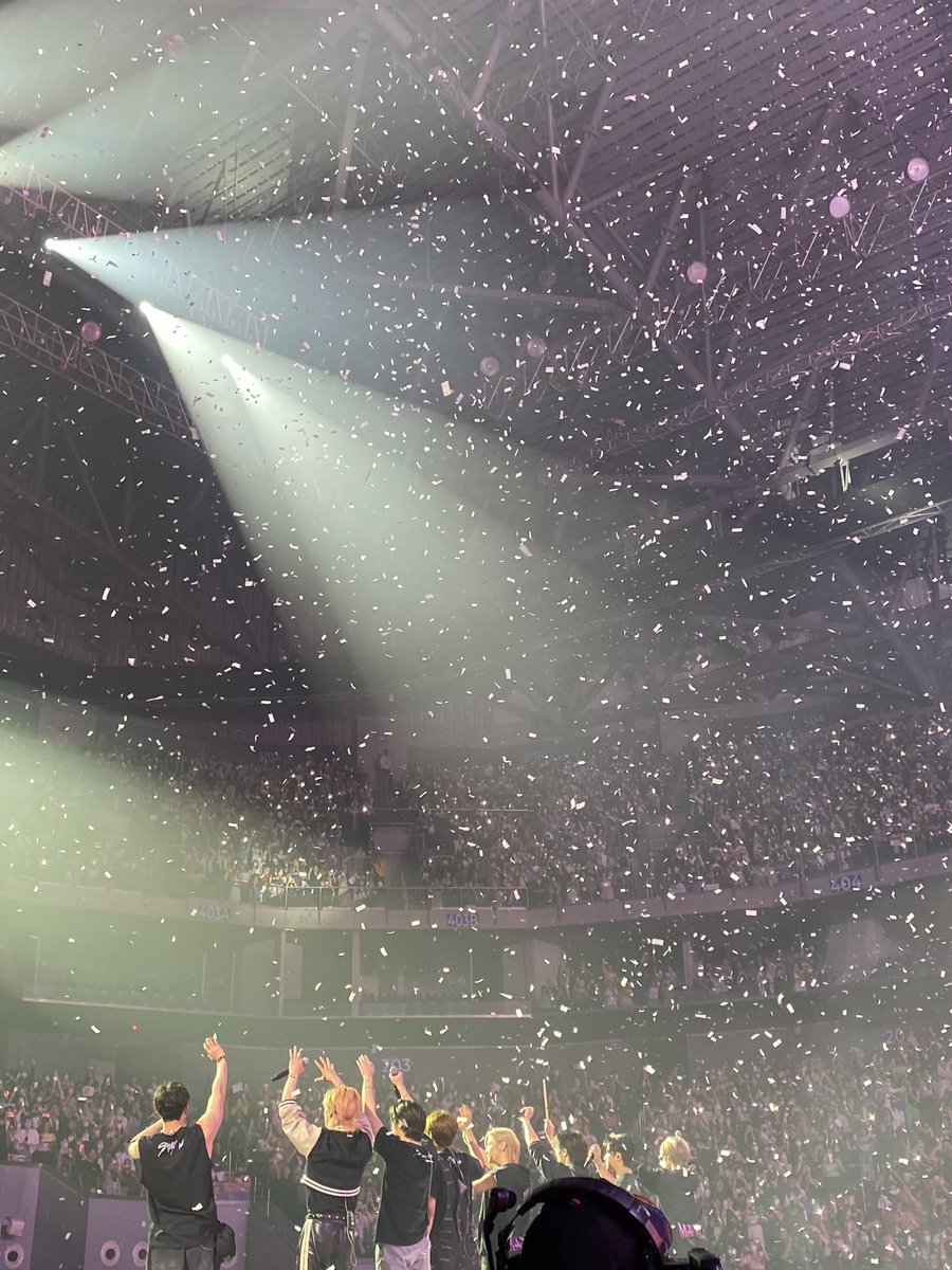 hynminsung's tweet photo. Thank you @Stray_Kids 💖💚 https://t.co/Qzw0rUrUMP