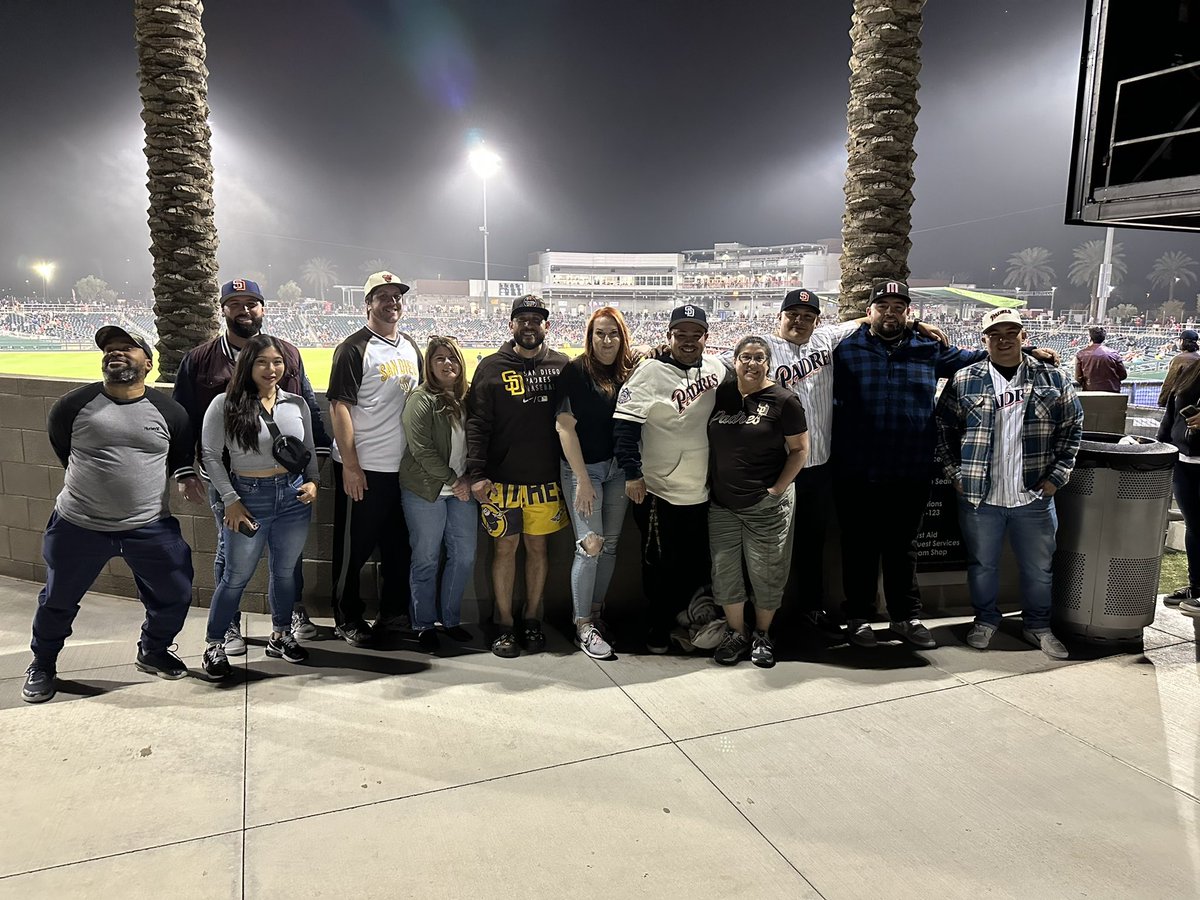 Ed777Sd's tweet photo. Always fun in Spring Training 🌵⚾️ https://t.co/UAGlWtbw2U